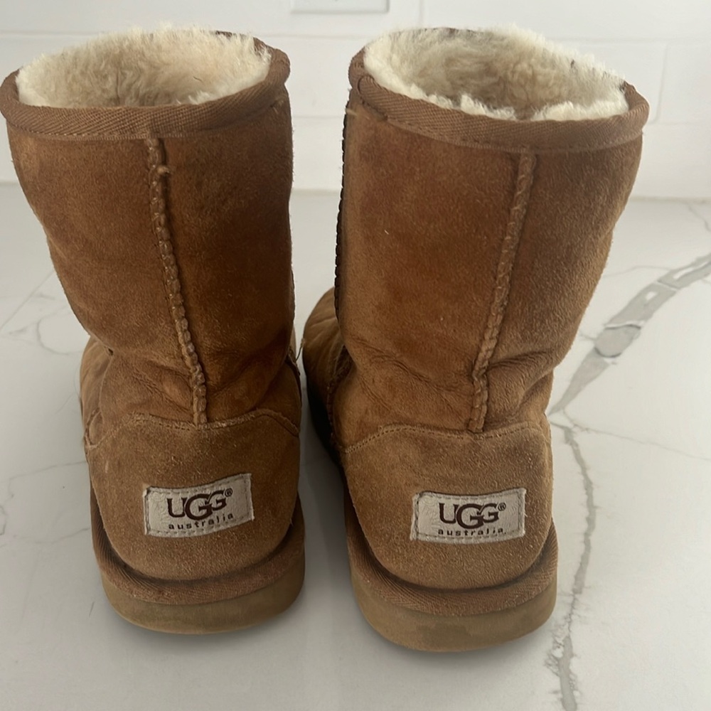 UGG boots, women’s size 6, chestnut